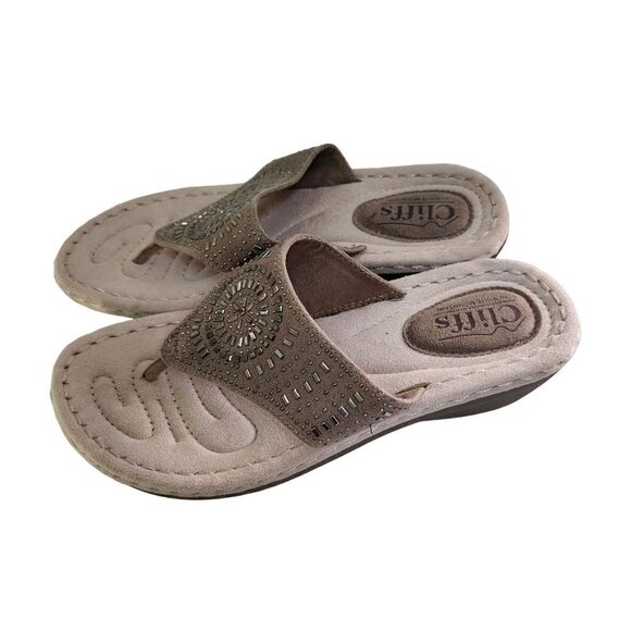 Cliffs By White Mountain Cienna Thong Beige Studded Sandals Size 7M - Picture 2 of 8